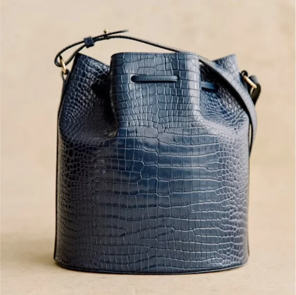 SÉZANE Farrow Leather Bucket Bag In Denim Croc Blue NWT - Picture 3 of 9